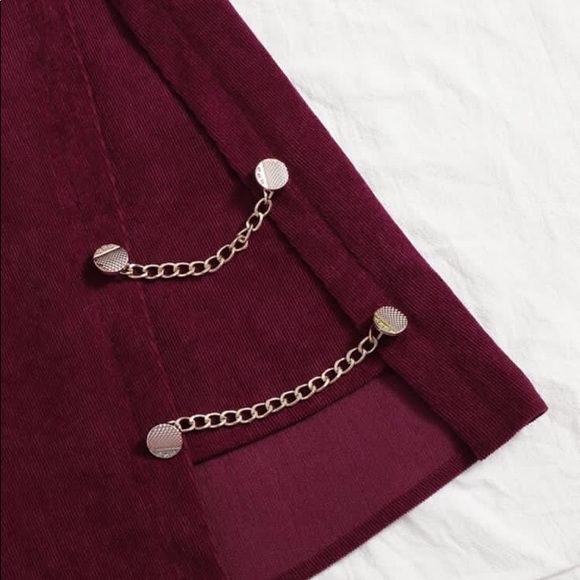 Gorgeous red wine skirt - Picture 4 of 4